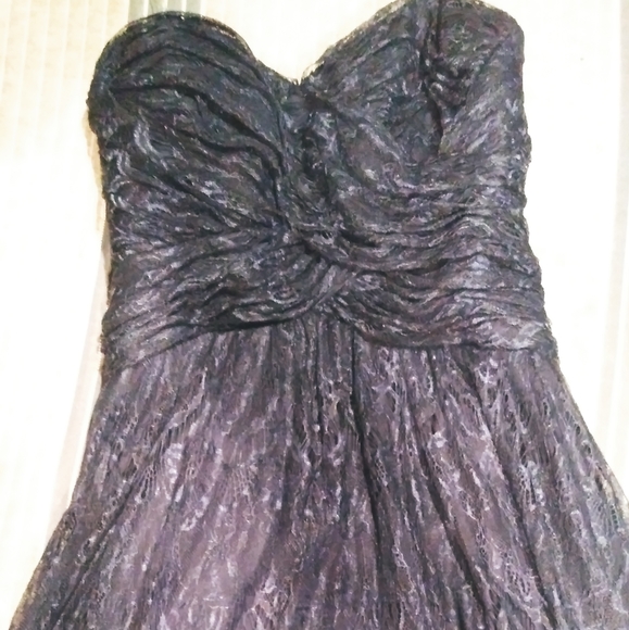 Dresses - Picture 3 of 5